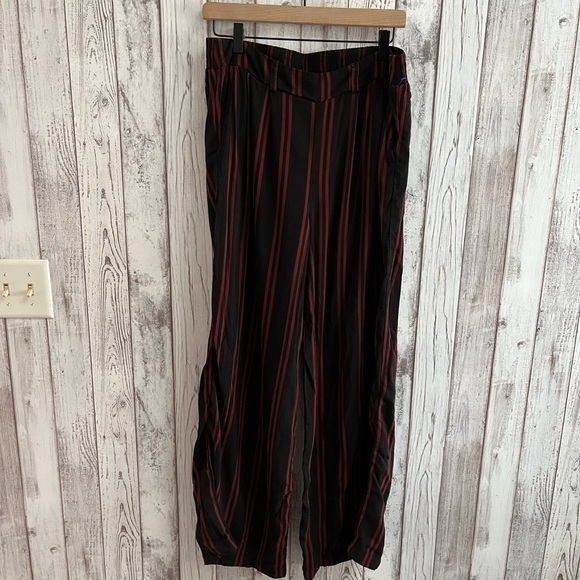 Torrid black and red striped wide leg pant size 00 - Picture 1 of 6